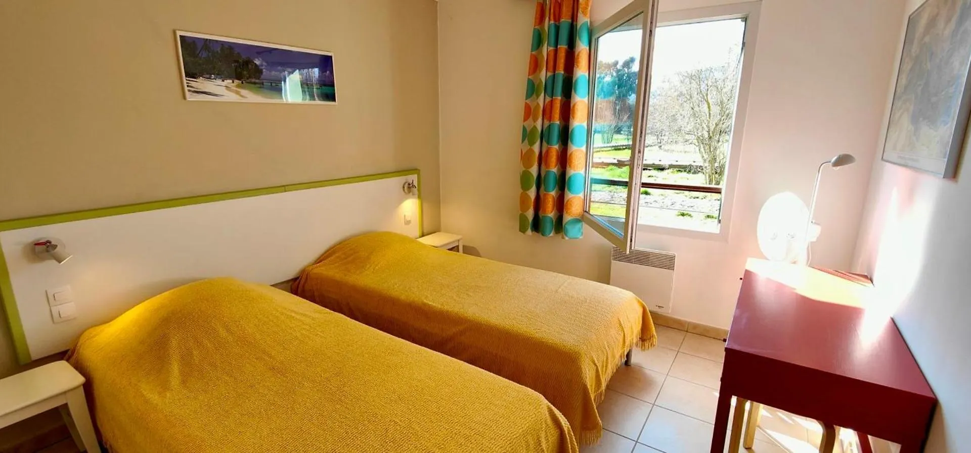 Spacious Apartment With Pool Saint-Raphael  France
