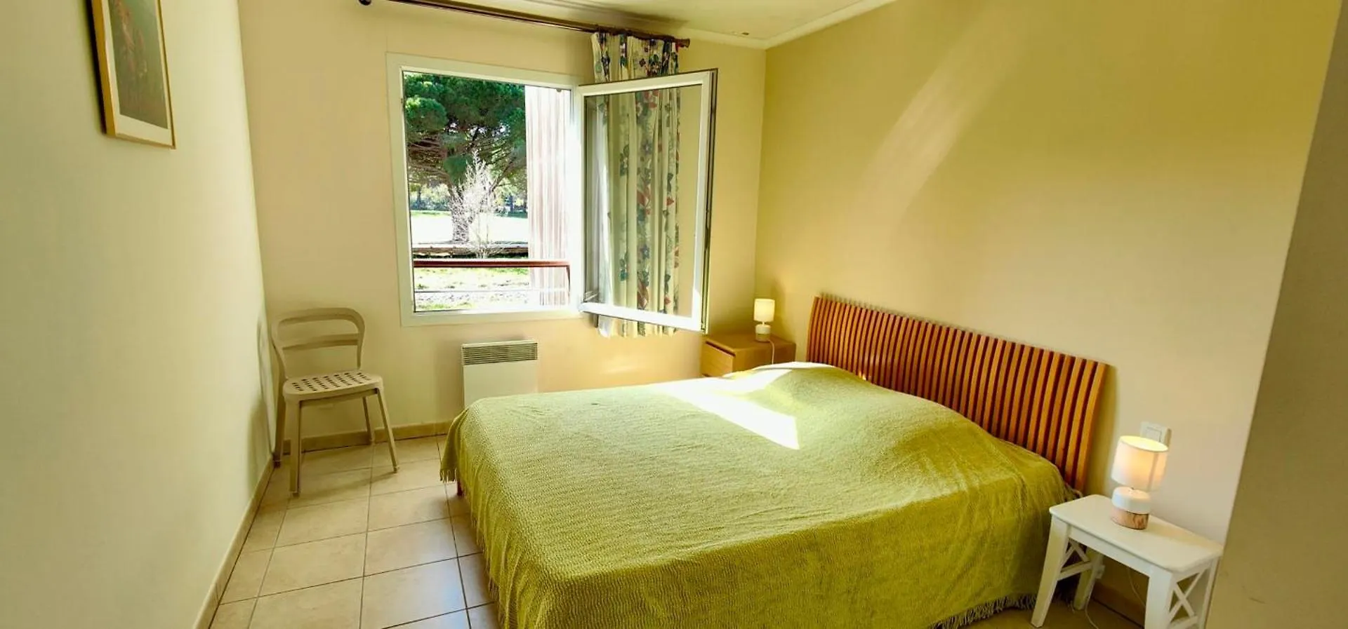 Spacious Apartment With Pool Saint-Raphael
