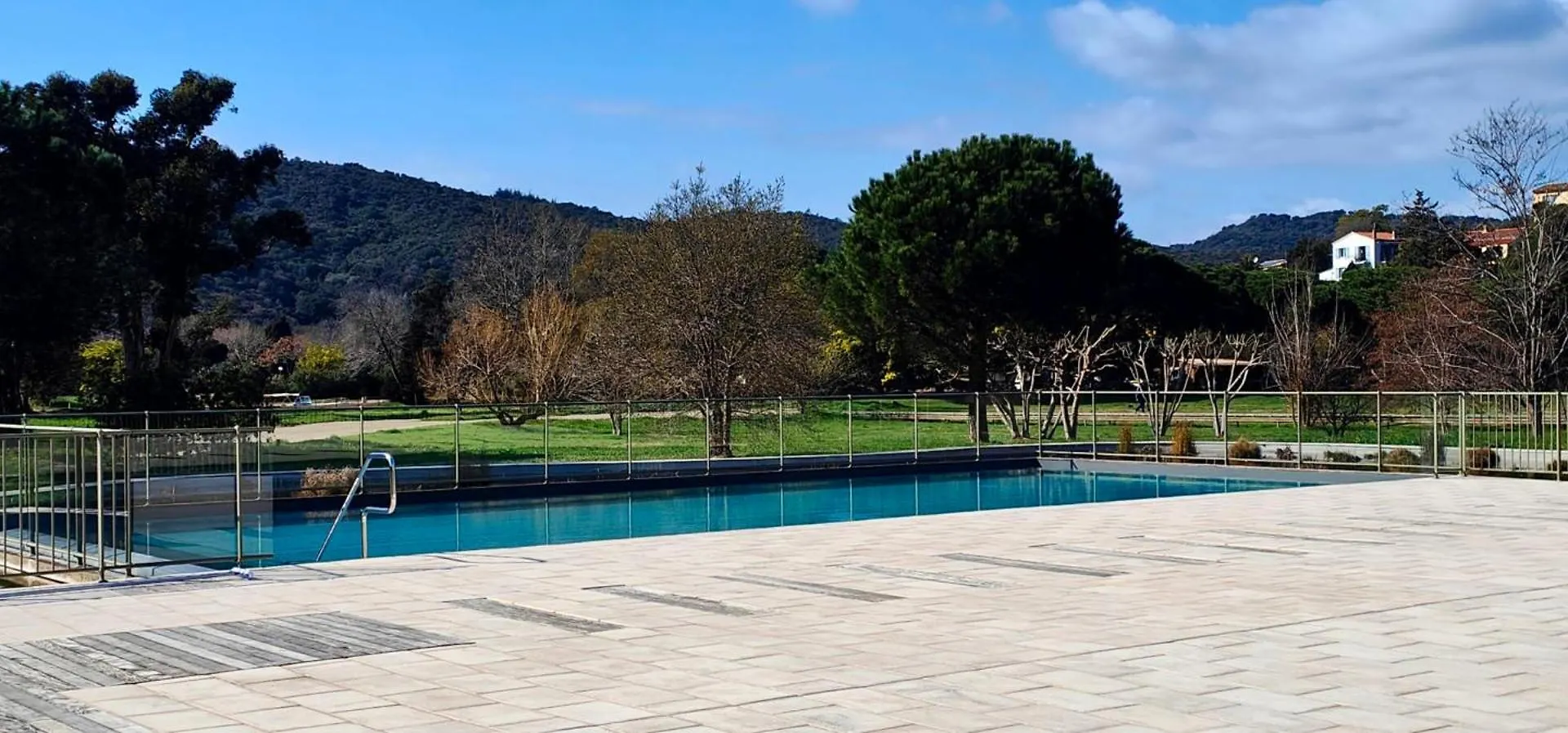Spacious Apartment With Pool Saint-Raphael